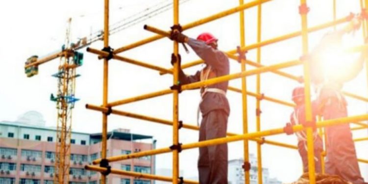 Fundação Renova e Senai oferecem curso gratuito de Montagem e Desmontagem de Andaimes