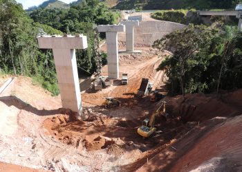 DNIT finaliza pilares na ponte sobre o Ribeirão Prainha, na BR-381