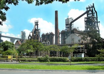Usiminas divulga 200 vagas de emprego