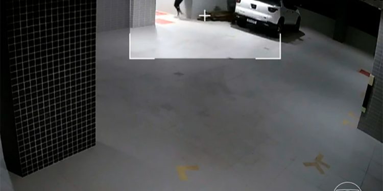 O que o assalto ao apartamento do Carlos Maia tem a ver com o seu condomínio?