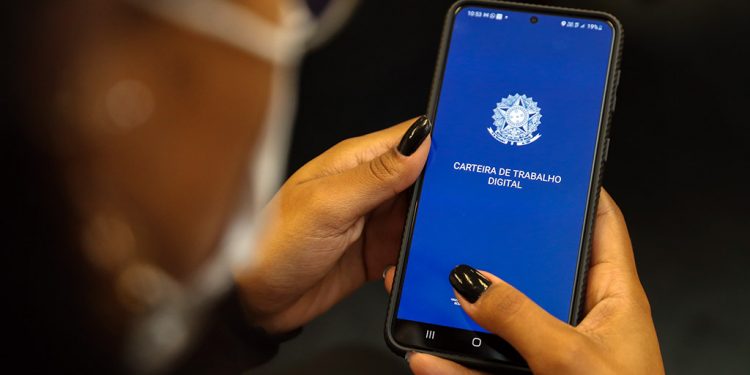 Confira as mais de 11 mil vagas de emprego disponíveis em postos do Sine em MG