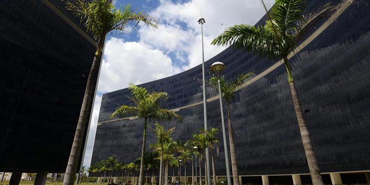 Minas já garantiu R$ 235 bilhões em investimentos e gerou meio milhão de empregos