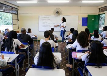 Minas publica a nomeação de 1 mil professores aprovados em concurso da Educação 