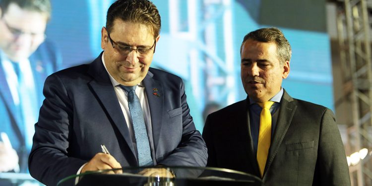 Prefeito de Fabriciano é empossado presidente da AMM