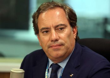 Pedro Guimarães oficializa saída da Caixa e nega assédio