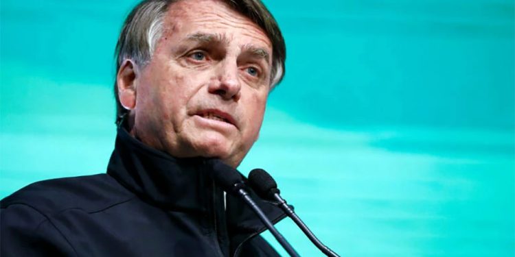 Bolsonaro “parabeniza” Fachin por “colaborar com narcotráfico”