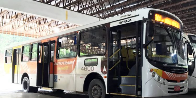 Acordo suspende estado de greve dos rodoviários em Timóteo
