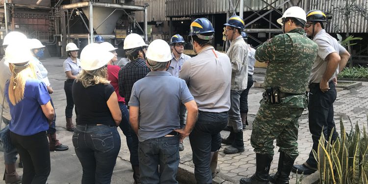 Aperam abre suas portas à comunidade de Timóteo para ouvir sugestões