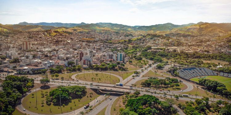 Prefeitura realiza correções na pista próxima ao Ipatingão
