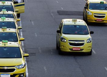 Prefeituras farão cadastro para o auxílio taxista