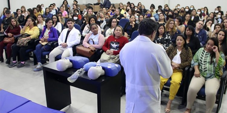 Qualificação das equipes marca retorno às aulas em Fabriciano
