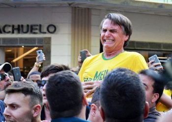 YouTube exclui vídeos que põem em dúvida facada em Bolsonaro