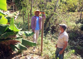 Programa de regularização fundiária rural realiza medições de terrenos em Fabriciano