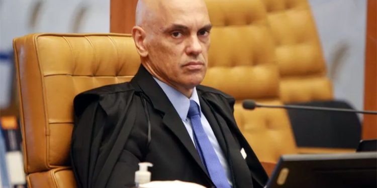 Alexandre de Moraes proíbe campanha da Independência com verde e amarelo