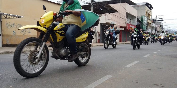 Mototaxistas de Ipatinga organizam homenagem a Bolsonaro no 7 de setembro