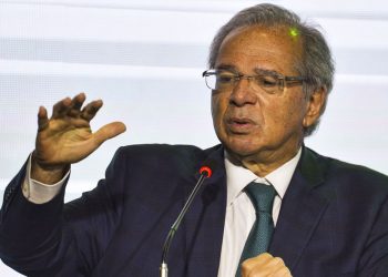 Paulo Guedes diz que desemprego cairá para 8% antes do fim do ano
