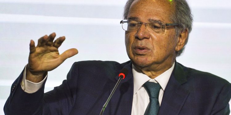 Paulo Guedes diz que desemprego cairá para 8% antes do fim do ano