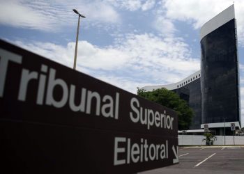 TSE proíbe porte de arma nos locais de votação durante eleições