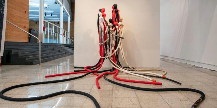 Instituto Usiminas promove palestra com o curador da exposição de artes visuais