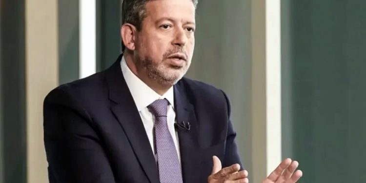 Arthur Lira defende punir institutos de pesquisa por “erro ou desserviço”