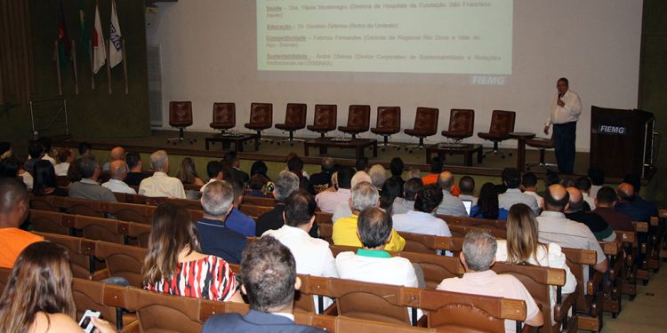 Candidatos assinam termo de compromisso com Agenda de Convergência do Vale do Aço