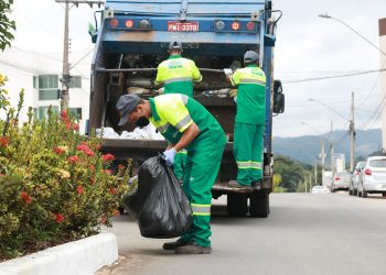 Fabriciano reforça limpeza urbana com instalação de novas lixeiras
