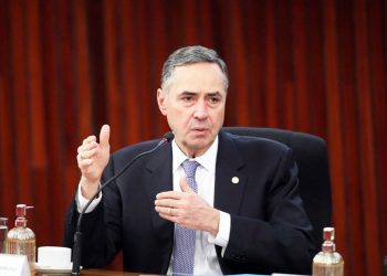 Barroso confirma decisão de suspender piso nacional de enfermagem