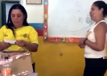 Creche simula eleição e estimula voto de crianças em Lula, veja o vídeo