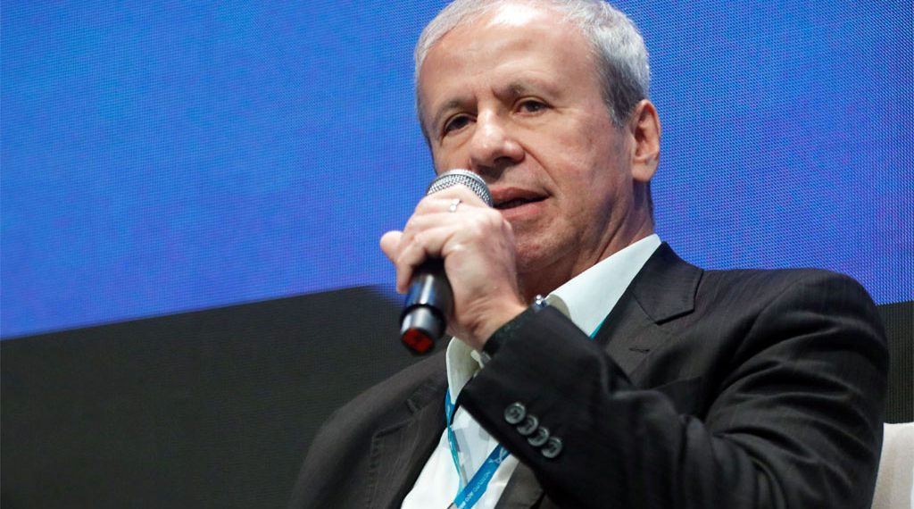 Reindustrializar é urgente para gerar emprego e conter fuga de qualificação