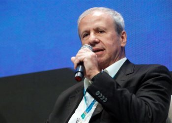 Reindustrializar é urgente para gerar emprego e conter fuga de qualificação