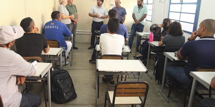 Agentes de trânsito passam por treinamento e curso de capacitação em Timóteo