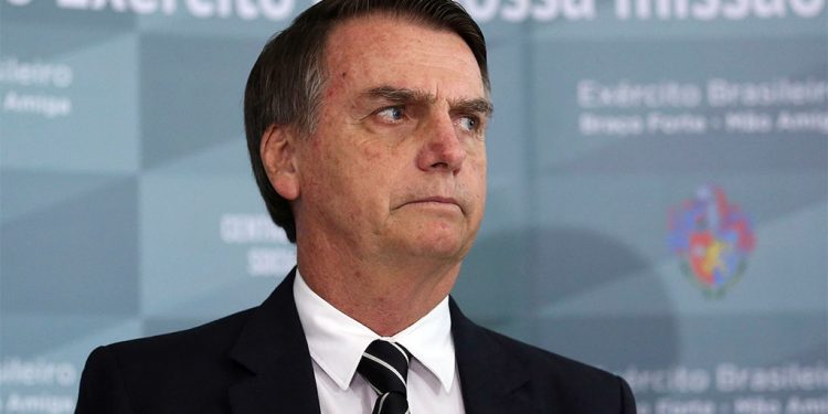 Bolsonaro se reúne com ministros e militares após decisão de Moraes