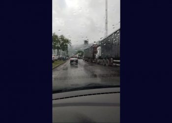 Em protesto, caminhoneiros fazem paralização na BR-381 em Ipatinga
