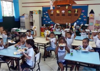 Educação de Timóteo homenageia educadores e estudantes