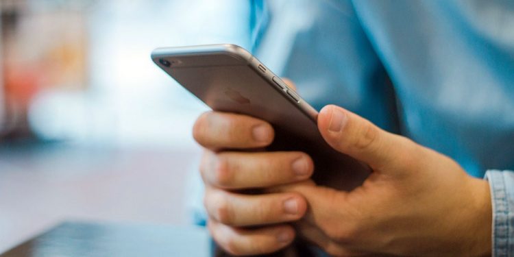 Cartilha traz medidas de segurança para uso de celulares e tablets