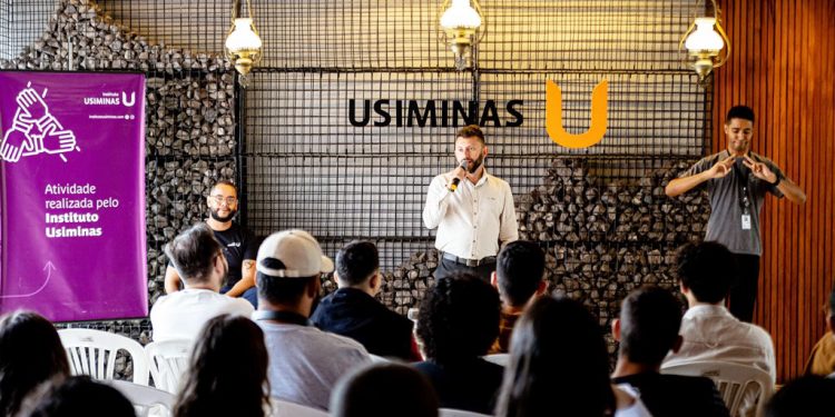 Rodrigo Vivas ministra segunda palestra no Centro de Memória Usiminas