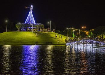 Luzes de Natal iluminam Ipatinga com programação repleta de arte