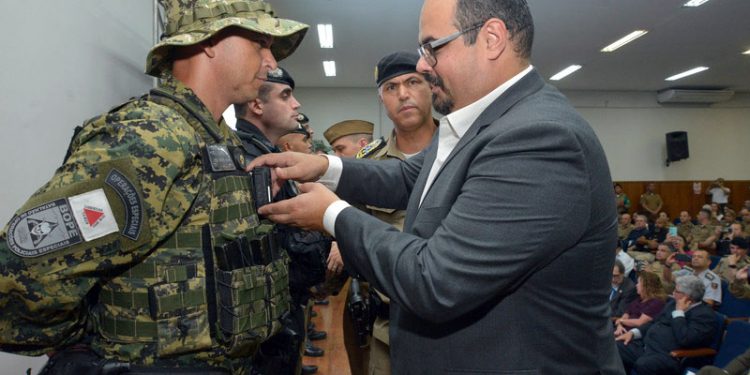 Policiais militares de Minas começam a utilizar câmeras nas fardas