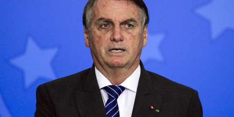 URGENTE: Bolsonaro realiza reunião de emergência com ministros e aliados
