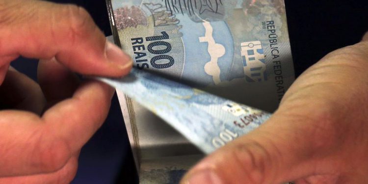Mercado financeiro eleva projeção da inflação de 5,61% para 5,63%