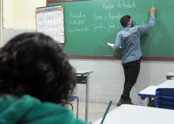 Inscritos no cadastramento escolar devem confirmar matrícula na rede estadual