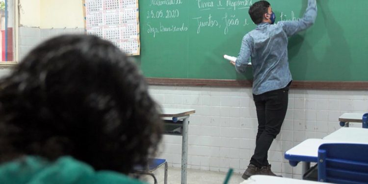 Inscritos no cadastramento escolar devem confirmar matrícula na rede estadual