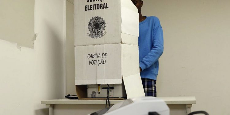 Termina hoje prazo para eleitor justificar ausência no primeiro turno