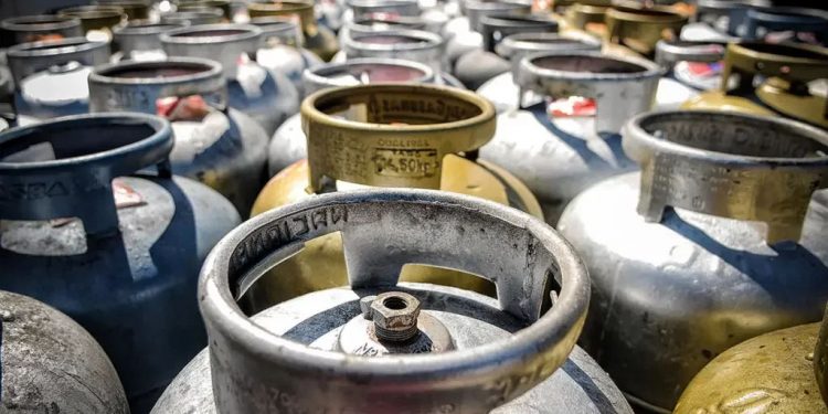 Petrobras reduz preço médio de venda do gás de cozinha para as distribuidoras