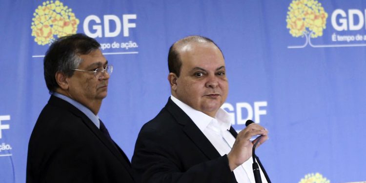 Governador do DF fala em acelerar desmobilização de acampamentos em QG