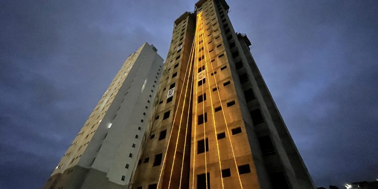 Natal Iluminado WR acende árvores gigantes em Ipatinga e GV