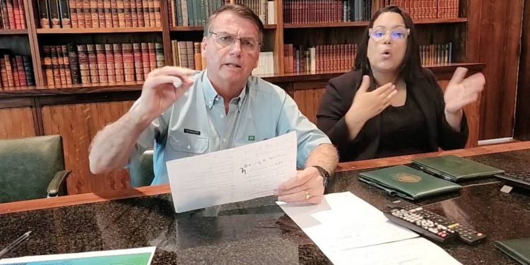 Bolsonaro diz em seu último pronunciamento do ano: “Brasil não vai acabar dia 1º”