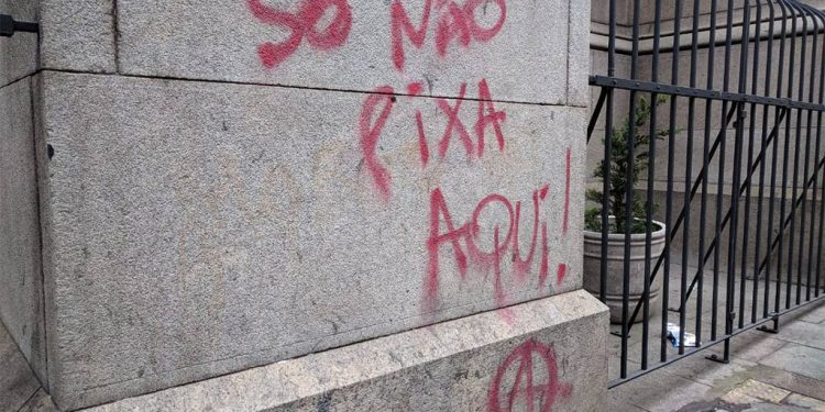 Polícia Civil passa a oferecer registro online em casos de pichação