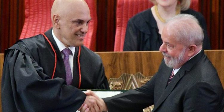 Como foi o samba na casa de Kakay em que Lula e Moraes participaram