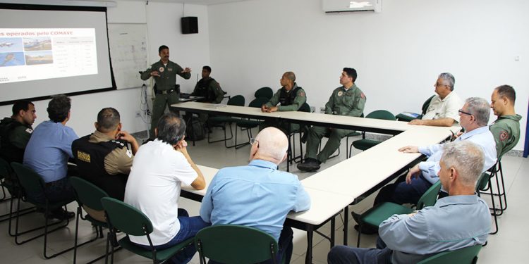 Fiemg recebe 5º Comando de Aviação do Estado
